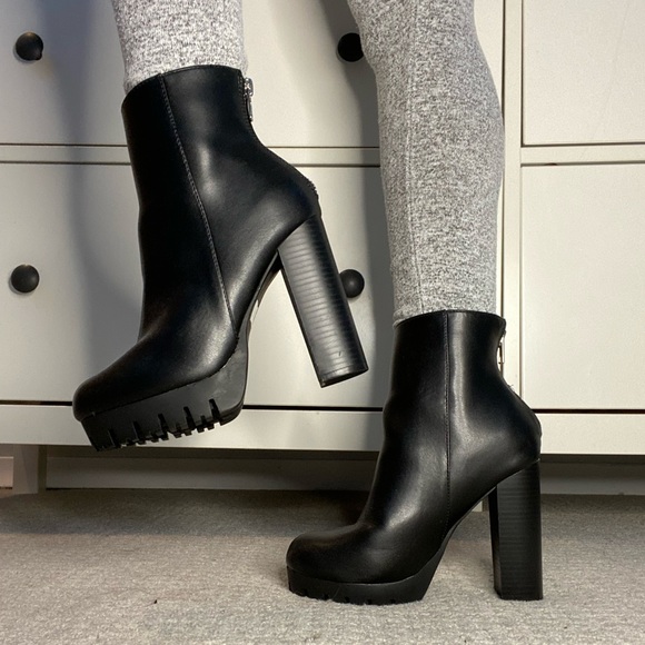 Black Fashion Nova Heeled Boot - Picture 4 of 6